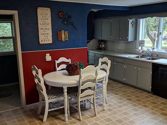 Kitchen & Dining-Main Floor
