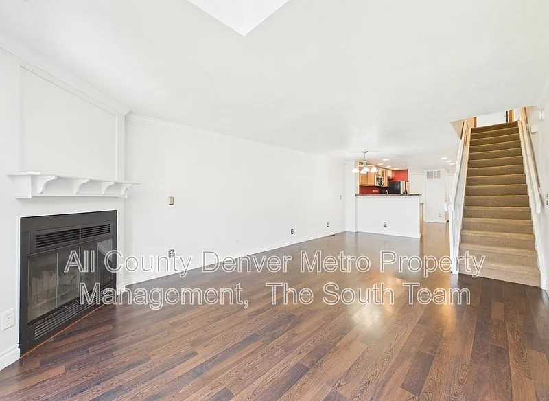 3 bed, 3.0 bath, 1654 sqft, $2,495 — Photo 2