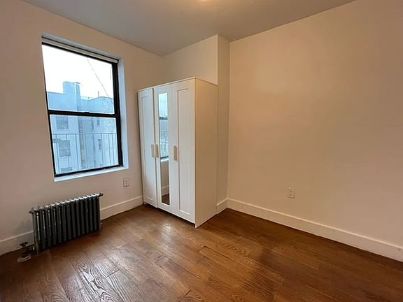 4th image of 165 W 127th St APT 4G