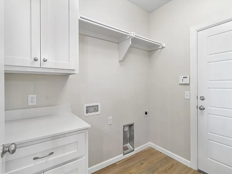 528 Hackberry Ln — Photo 16