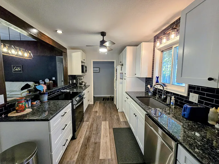 11 Blandford Ln — Photo 7