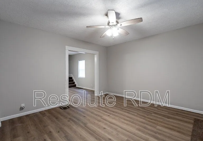 1920 Sugar Grove Ave — Photo 5