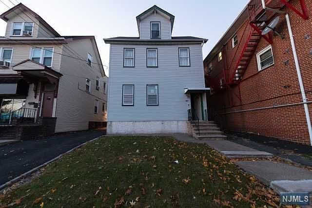 1st image of 985 Stuyvesant Ave