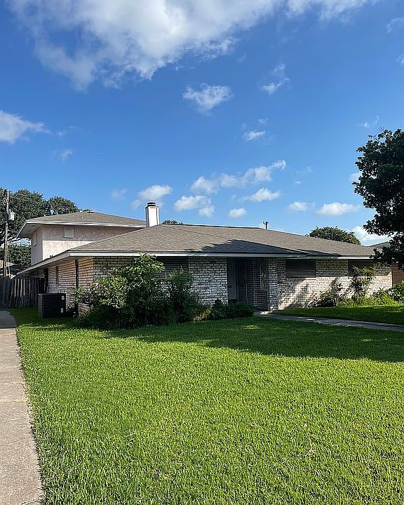 1st image of 530 Belleview Dr