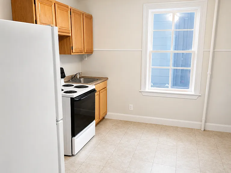 50-52 Rowe Ct — Photo 1