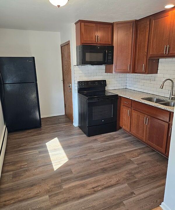 1st image of 4204 Lake Breeze Ave #3