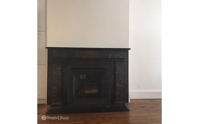 Rented by Douglas Elliman | media 27