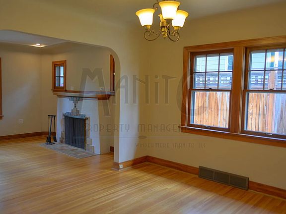 5th image of 1714 S Maple Blvd