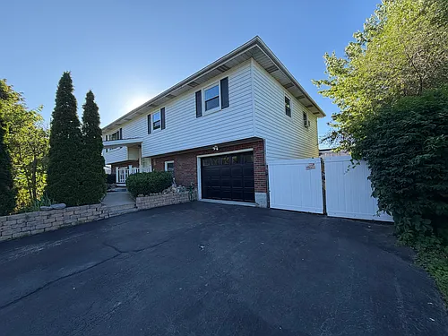 24 Castle Ct #1 Photo 1