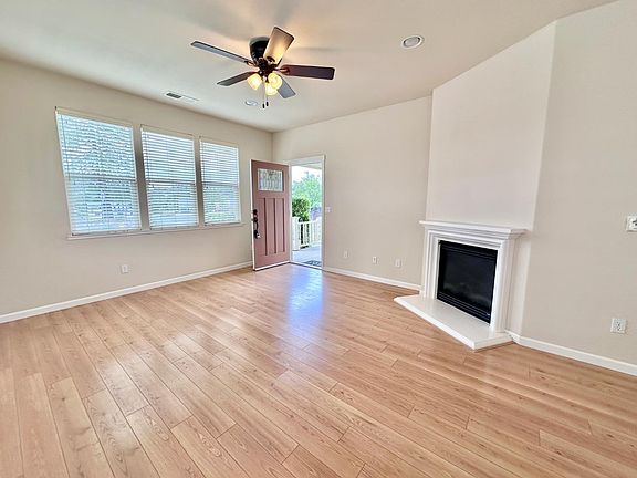5th image of 258 Cottage Cir