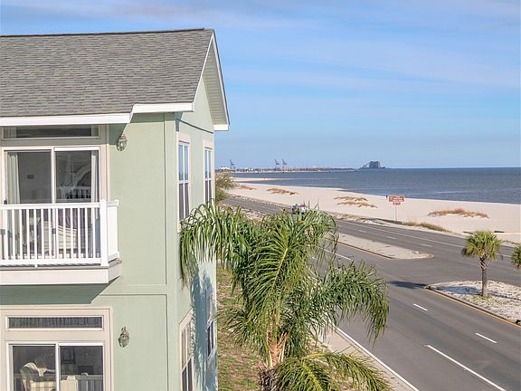 3rd image of 701 W Beach Blvd