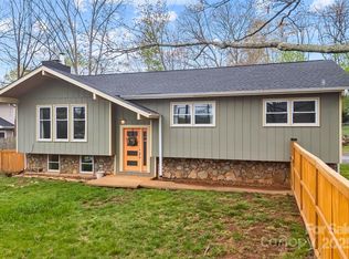 917 W Chapel Rd, Asheville, NC 28803