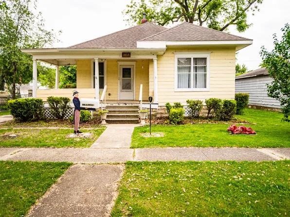 205 E Hickory St, Fairbury, IL 61739