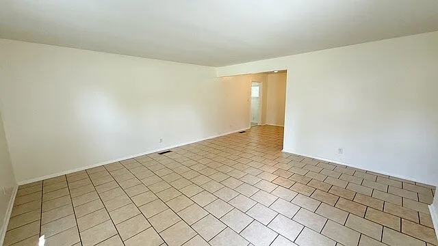 3 bed, 1.0 bath, 1236 sqft, $1,375 — Photo 3