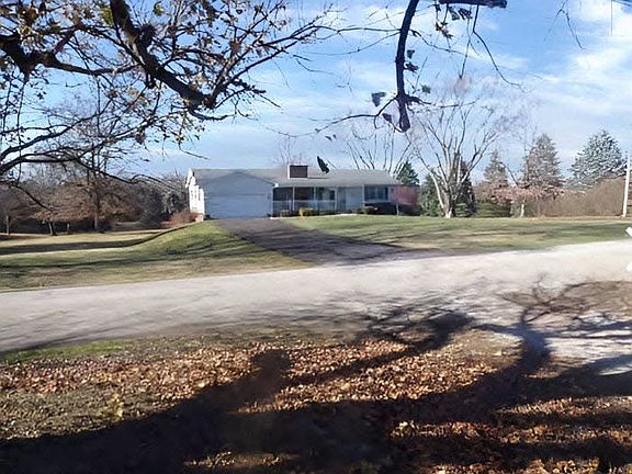 5th image of 3300 Parks Ave