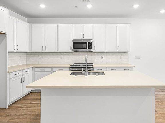 3rd image of 1503 Melodic Lark Dr