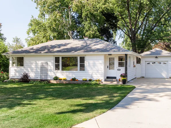 244 Panama Ave, Hampshire, IL 60140