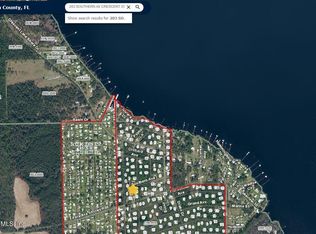 203 Southern Ave, Crescent City, FL 32112