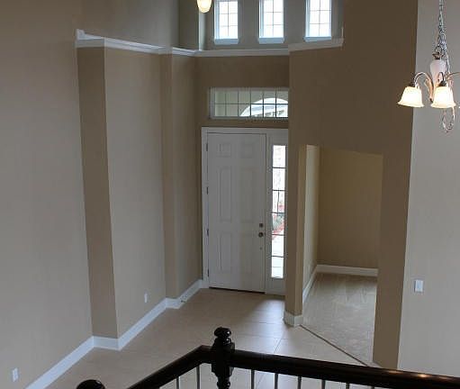 Royce Entry Way