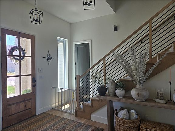 3rd image of 505 Campfire Ln