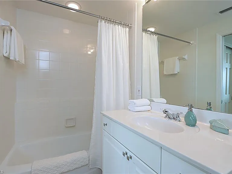 60 Seagate Dr #704 — Photo 19