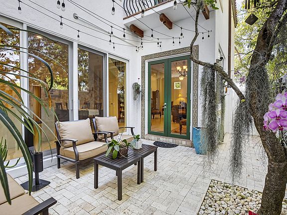 3rd image of 1508 SE 2nd Court #B