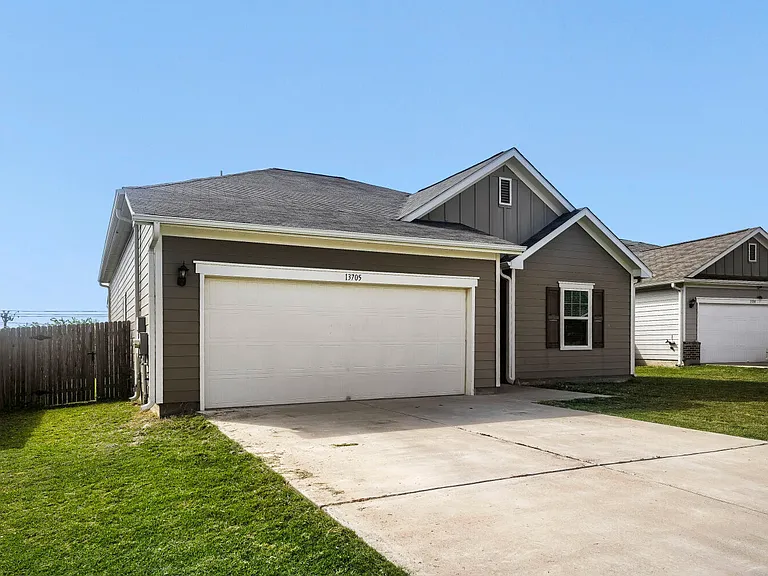 13705 Sherri Berry Way — Photo 10