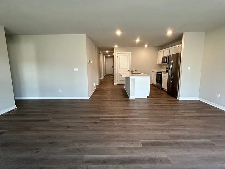 12660 S 204th Ave — Photo 4