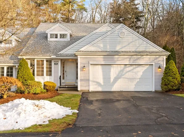 378 Pinehur St E, Longmeadow, MA 01106