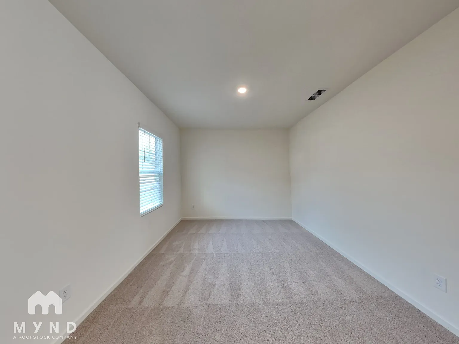 4 bed, 2.5 bath, 2095 sqft, $2,135 — Photo 2