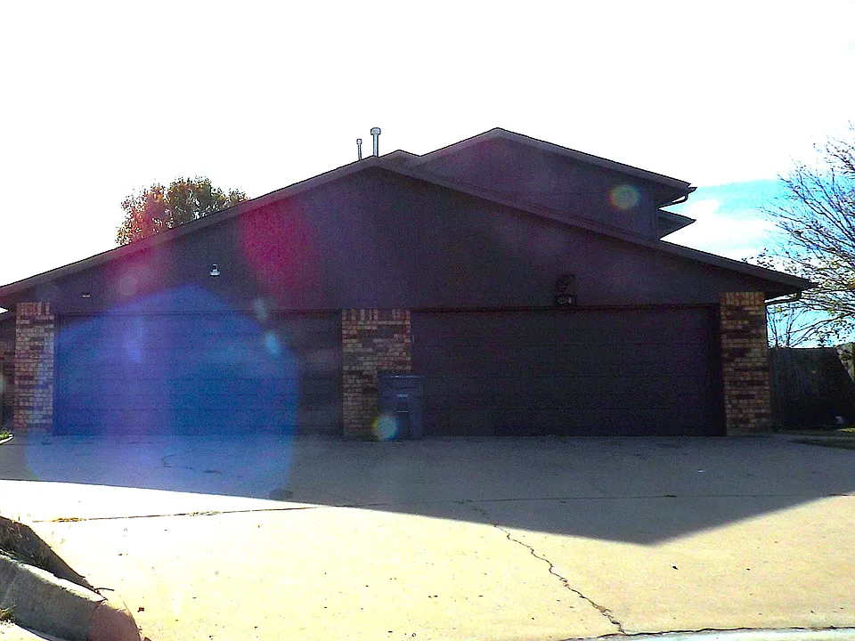 5402 NW Sir Brian Ave