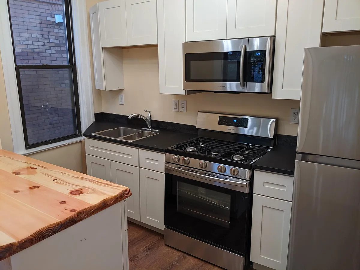 Building Photo - 214 Peebles St #1