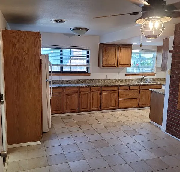 358 Mildred Ave — Photo 4