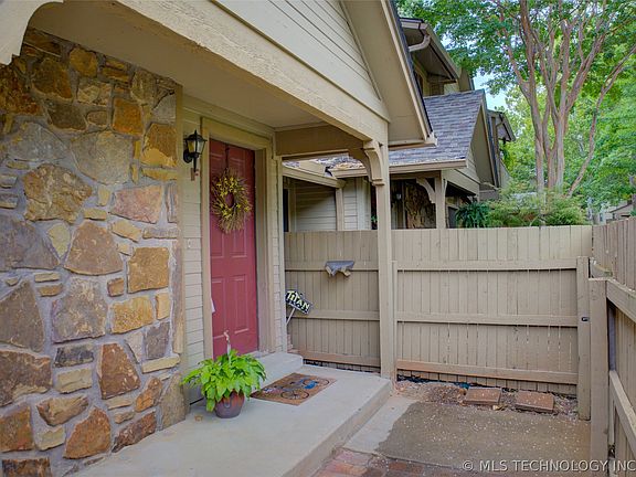 3rd image of 4607 E 93rd Ct #18F