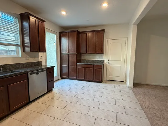 2445 Laurel Clark Ave — Photo 8