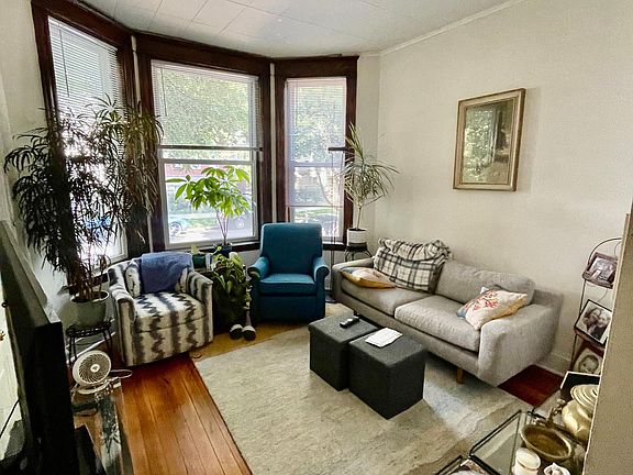5th image of 1444 N Maplewood Ave #1