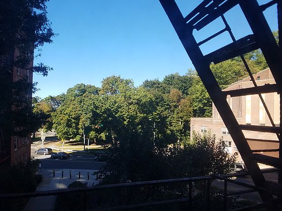 2nd image of 140 Van Cortlandt Ave W APT 3H