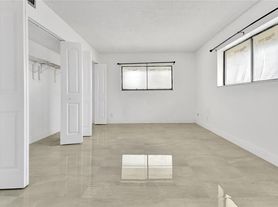 825 NW 13th St