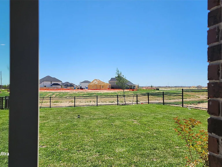 27215 Blue Pool Dr — Photo 10