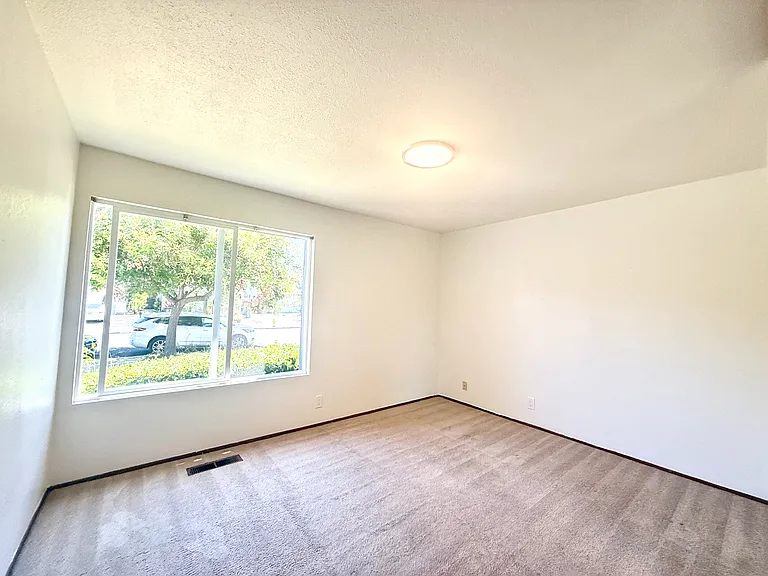 7325 Hagen Ct — Photo 21