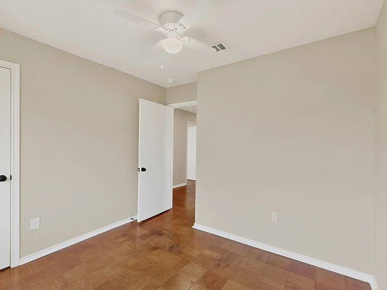 2506 Hillsboro Ave — Photo 24