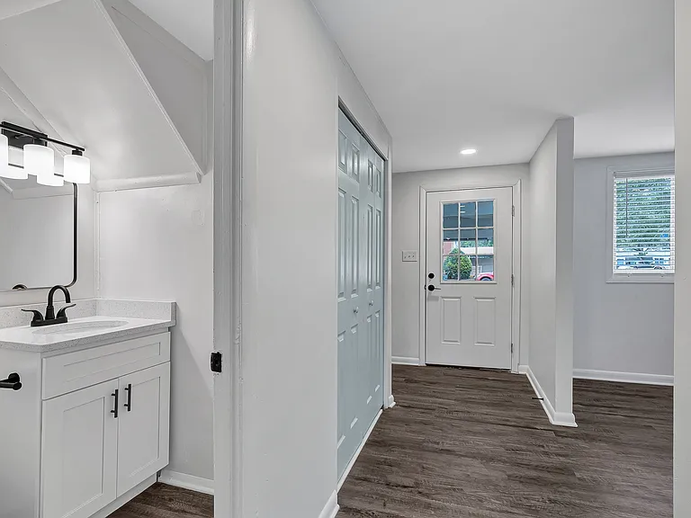 Avalon Townhomes — Photo 15