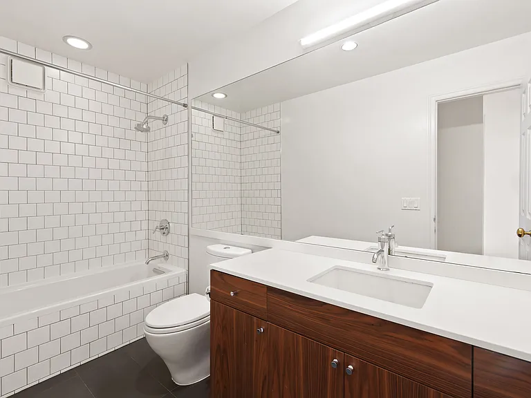 687 Greenwich St #1 — Photo 13
