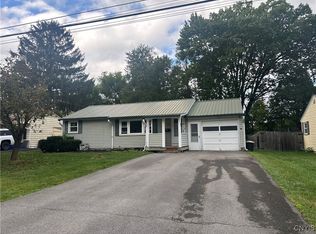 112 Armitage Dr, North Syracuse, NY 13212