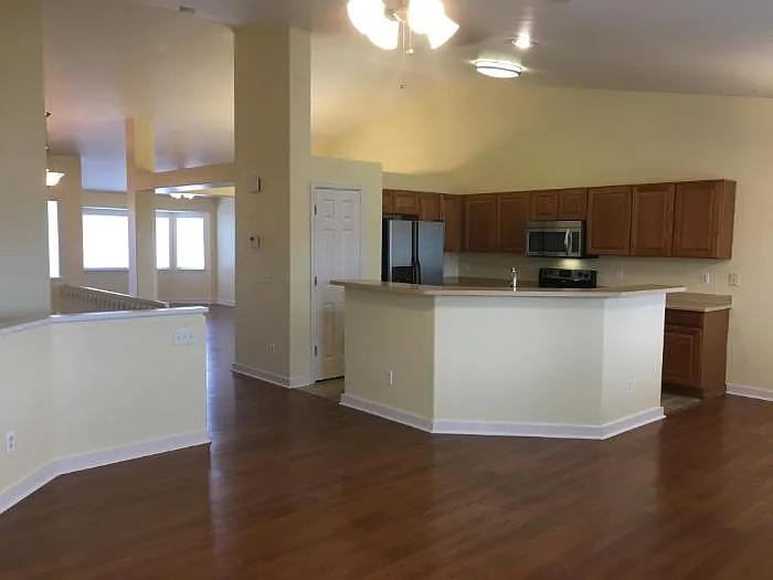 5602 Vermillion Bluffs Dr — Photo 5