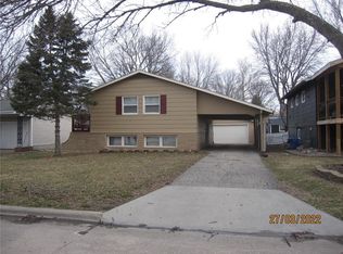 1810 Estella St, Perry, IA 50220