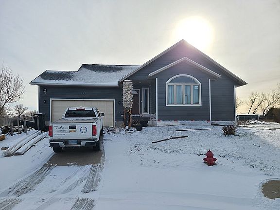 3rd image of 2121 Pauline Cir
