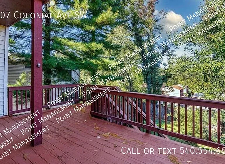 2407 Colonial Ave SW — Photo 10