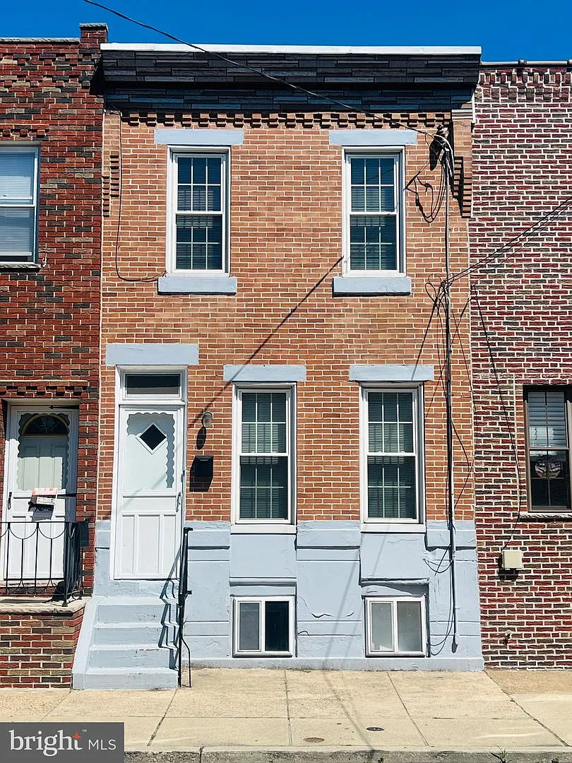 3 bed, 1282 sqft, $1,945 — Photo 1