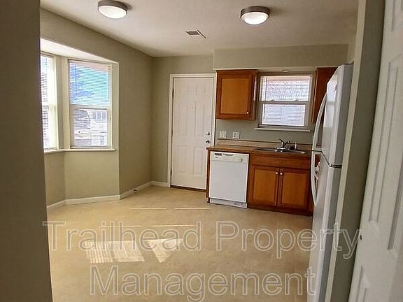 4th image of 1100 N Noland Rd APT D